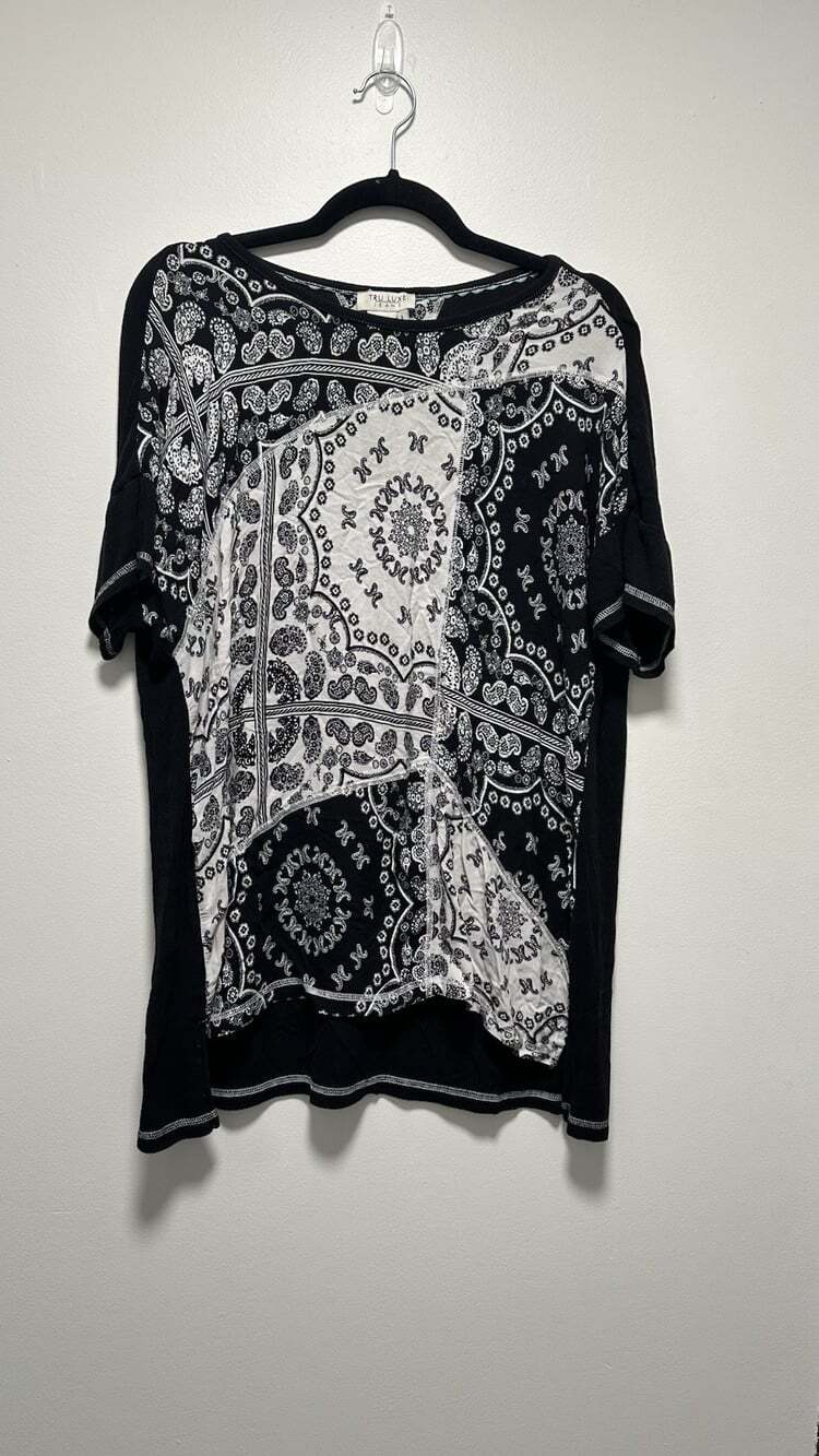 Tru Luxe Jeans Bandana Paisley Print Tee Shirt Size L Boho Western Top